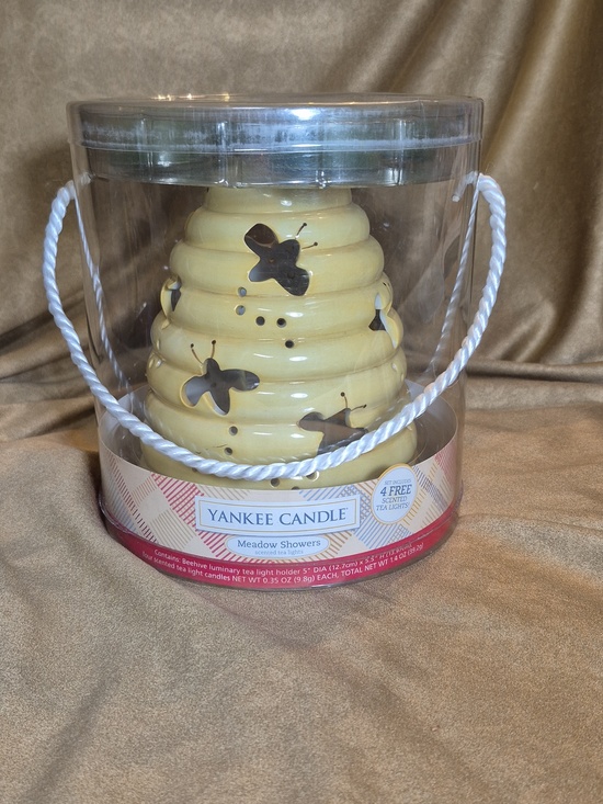 Yankee Candle Other - Yankee Candle•Beehive Luminary Gift Set•Meadow Showers Tea Lights (4)
